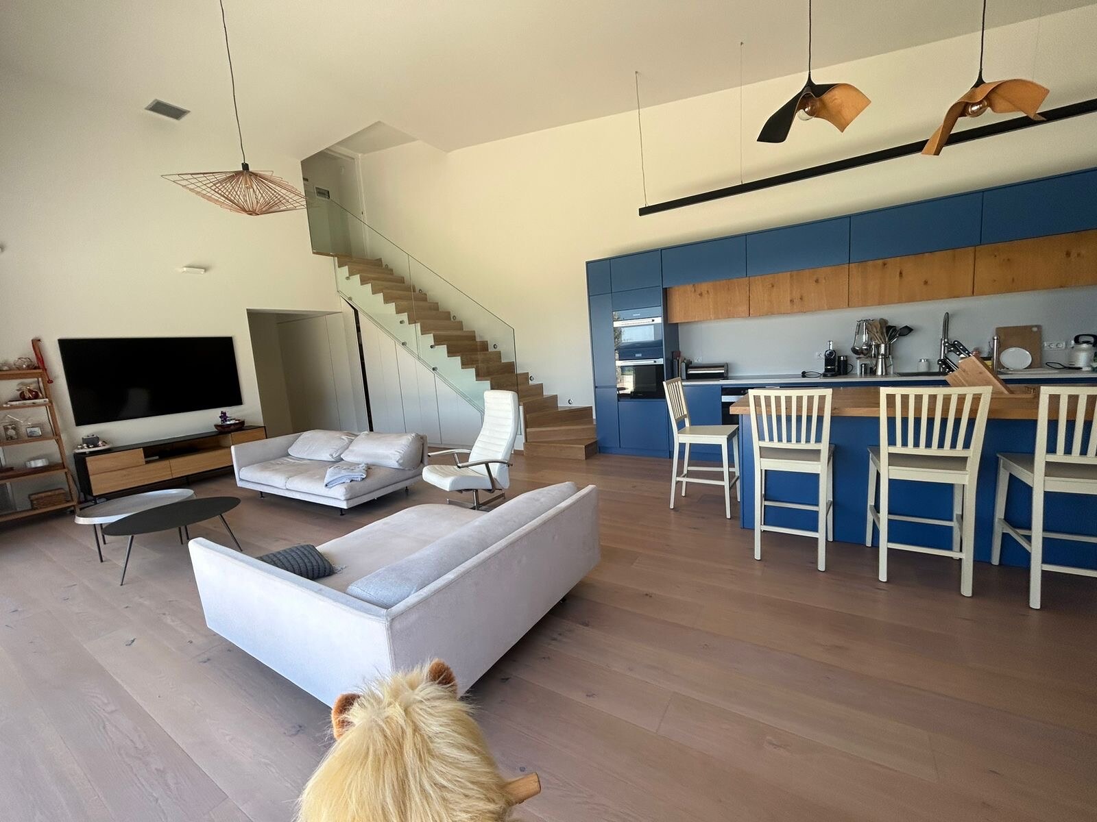 The open-plan living, kitchen and dining at Sunset Cliff Villa